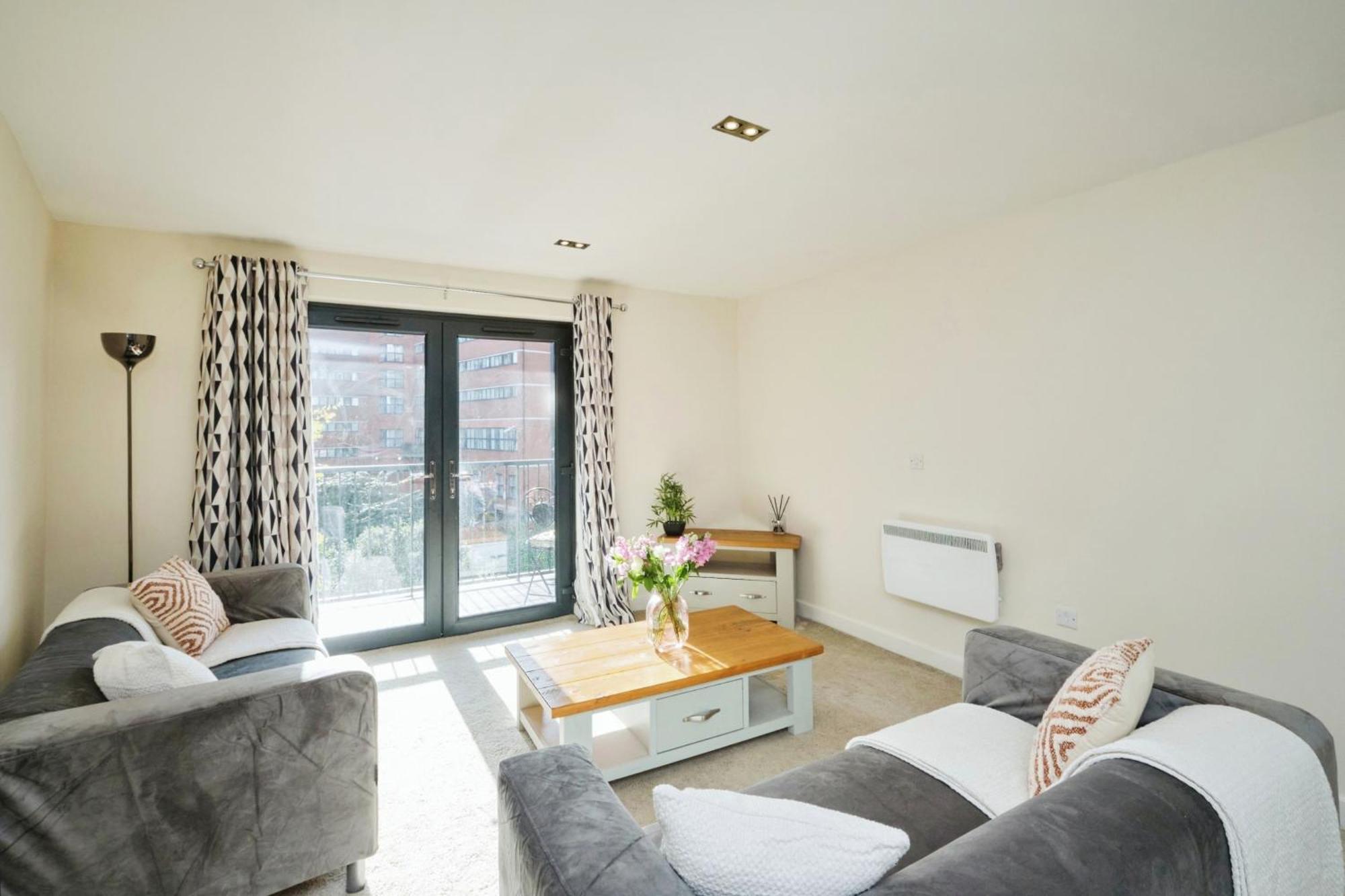 Apartment Central 2 Bed Flat With Big Balcony Birmingham